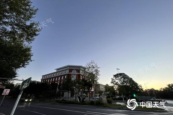 受冷空气影响北京今天将迎大风降温 阵风可达6至7级