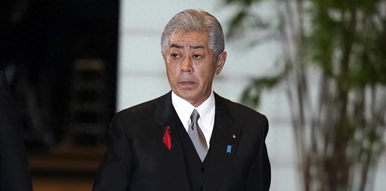 中日会谈气氛不妙,王毅外长当面警告日高官:敢翻案,中日没未来