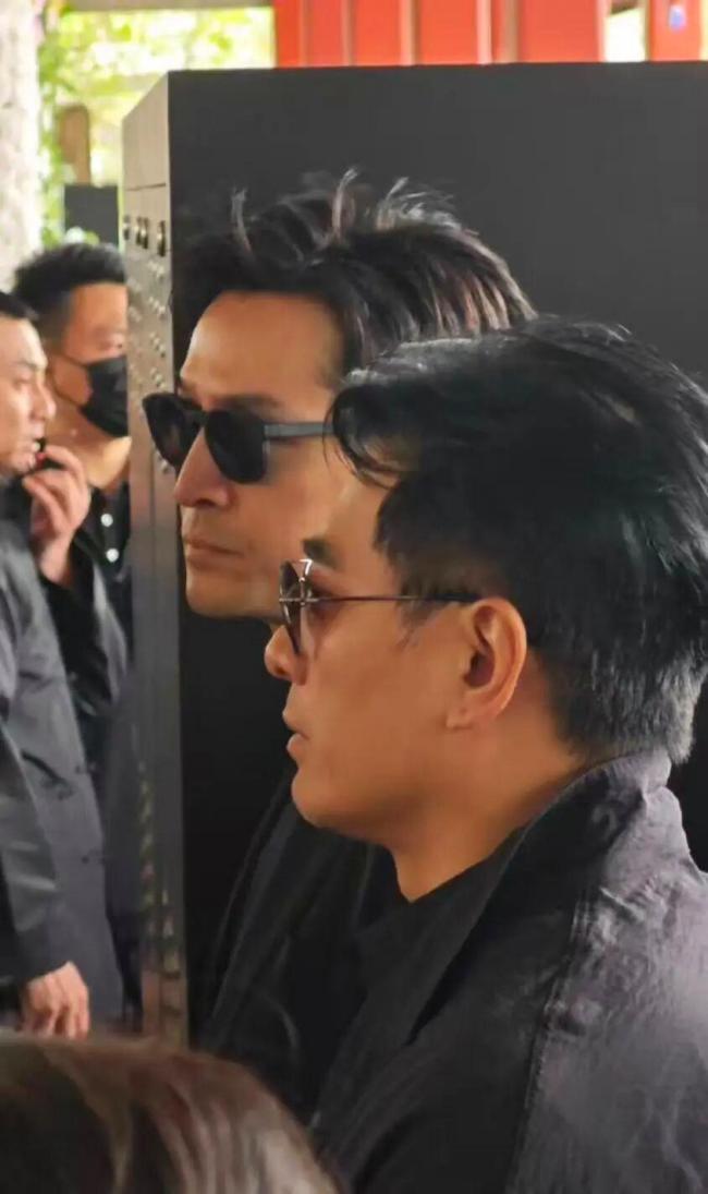 胡歌陈龙双双哭了 送别恩师游本昌