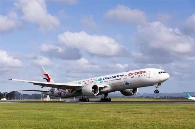 东航空姐称乘客投诉会影响绩效 服务不应以牺牲尊严为代价
