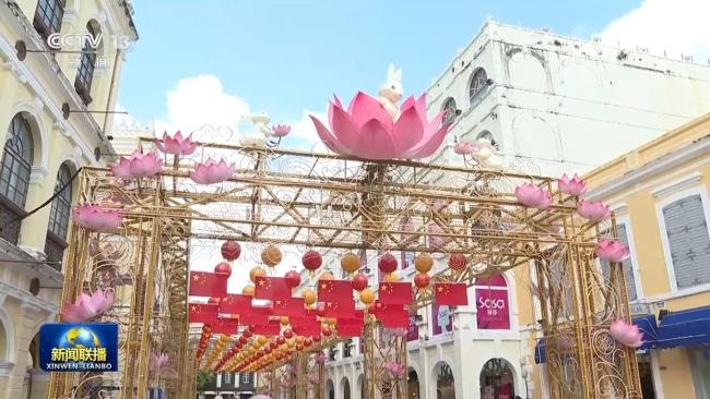 各地装扮一新喜迎国庆 节日氛围浓厚