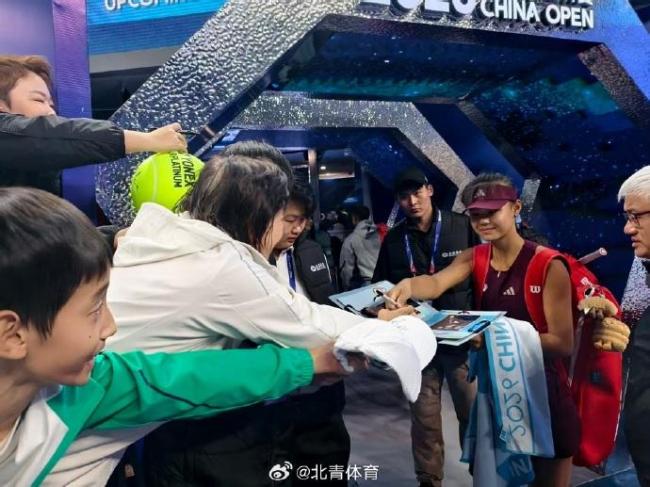 孙心然说以郑钦文为榜样 致敬前辈展现成熟