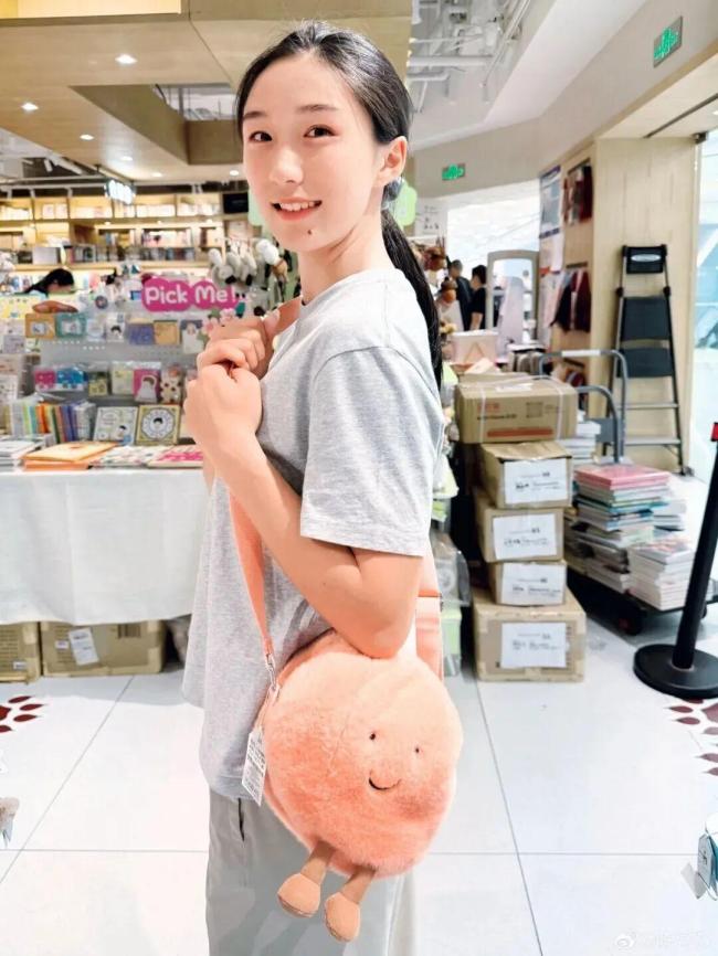获3金1银陈妤颉说回去要补高中课程 归来仍是高中生