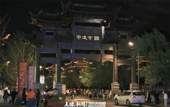 国庆假期织金洞外也“沸腾”了 溶洞秘境吸引八方来客