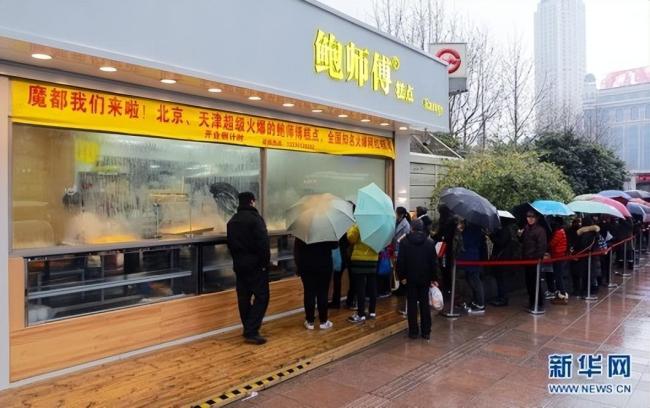 排队买60厘米长的蛋挞买的到底是什么 朋友圈素材