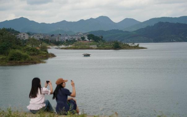 中国游客遍布全球释放什么信号 全球旅游业的“中国春运”