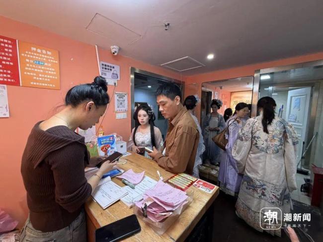 国庆“杭州落地签”火了 古装旅拍成新宠