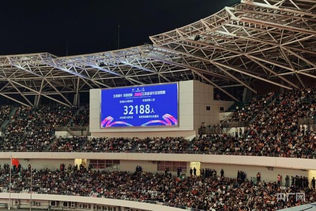 苏超:苏州队2-1逆转常州队 主场抢得晋级先机