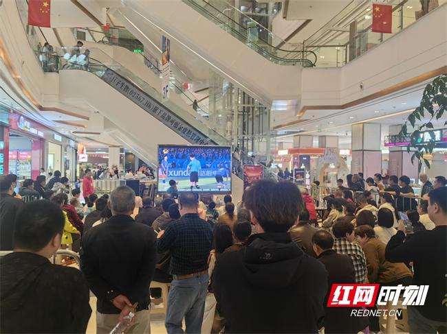 湘超娄底“第二现场”热力全开 全城共享绿茵盛宴