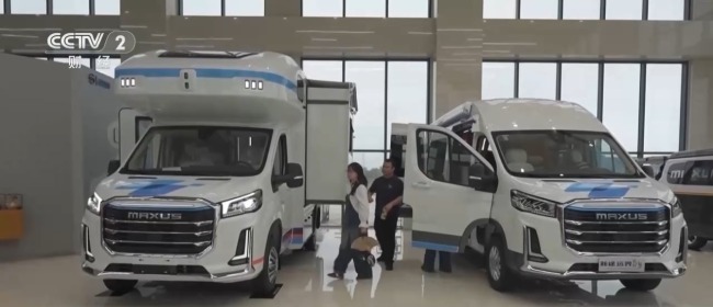 年轻人爱上房车旅行!国庆假期房车消费迎来新变化