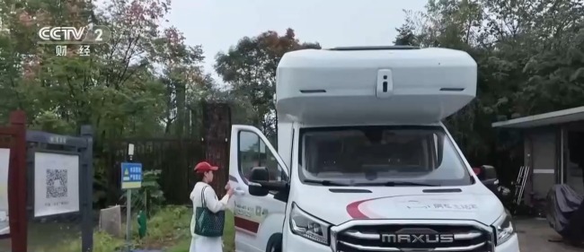 年轻人爱上房车旅行!国庆假期房车消费迎来新变化