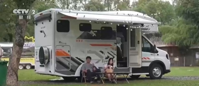 年轻人爱上房车旅行!国庆假期房车消费迎来新变化