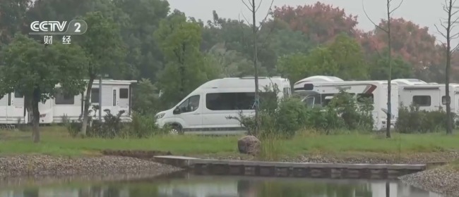 年轻人爱上房车旅行!国庆假期房车消费迎来新变化