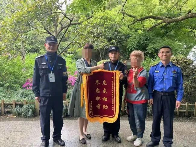 西湖保安柔性劝导游客获网友点赞 高情商景区管理
