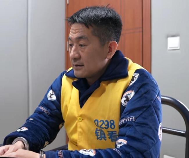 “江湖哥”佘智江出镜忏悔