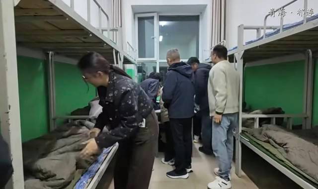 为游客铺床的祁连县文旅局长回应争议 应急措施展现小城温情