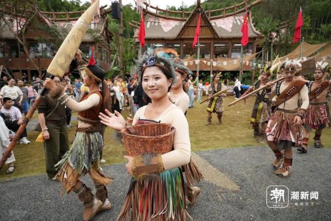 58岁主妇假期在景区当兼职NPC 体验快乐更有意义