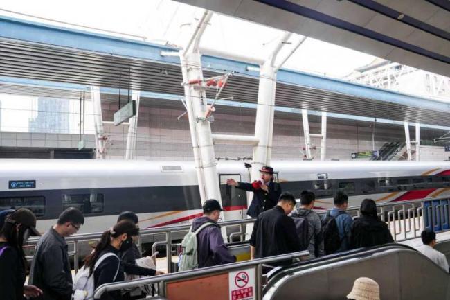 国铁北京局增开旅客列车169.5对 应对国庆返程高峰