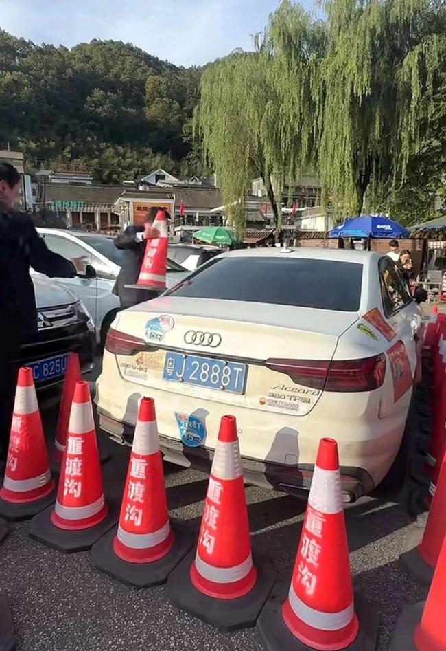 景区称粤J2888T又把游客带错路