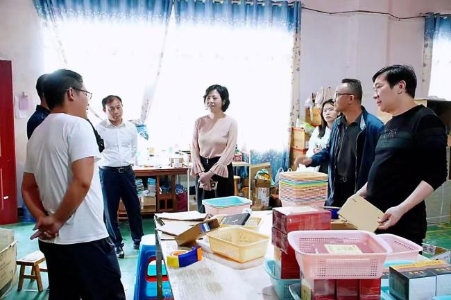 湖南一女局长被举报婚内出轨多人 调查正在进行