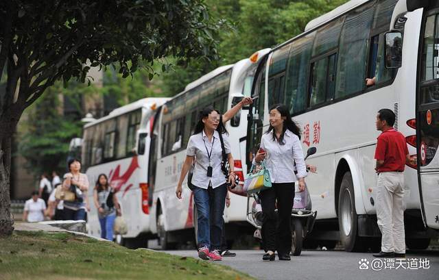 国庆每天3亿人出游,旅行社却撑不住了 行业新旧洗牌进行时