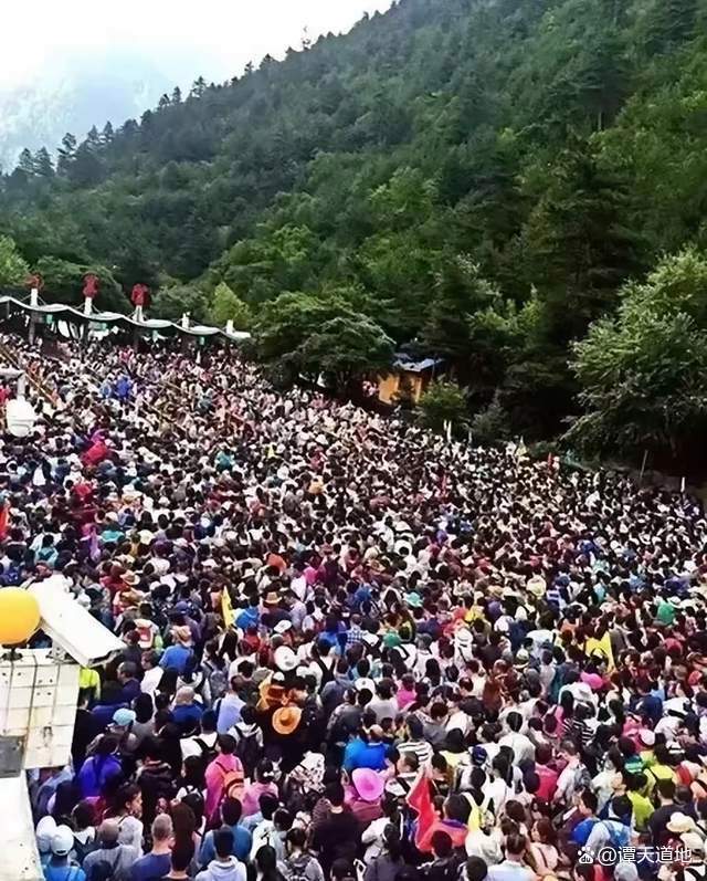 国庆每天3亿人出游,旅行社却撑不住了 行业新旧洗牌进行时