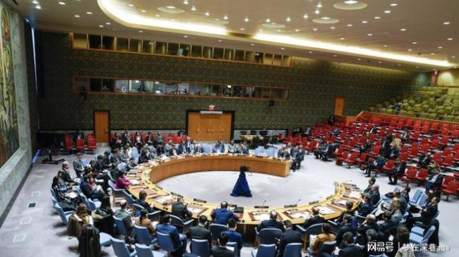 联大现场中方代表点名批驳美国 六国联合施压遭反击