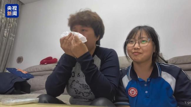 17岁女生为妈妈手搓AI生日视频 感动无数网友