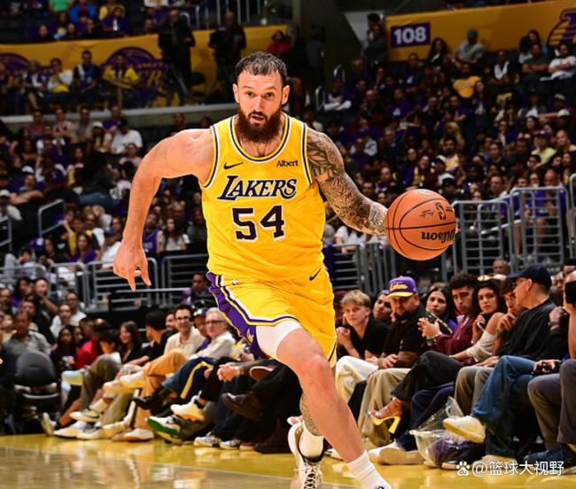 NBA季前赛湖人114-110击败国王 东契奇23分领军胜出