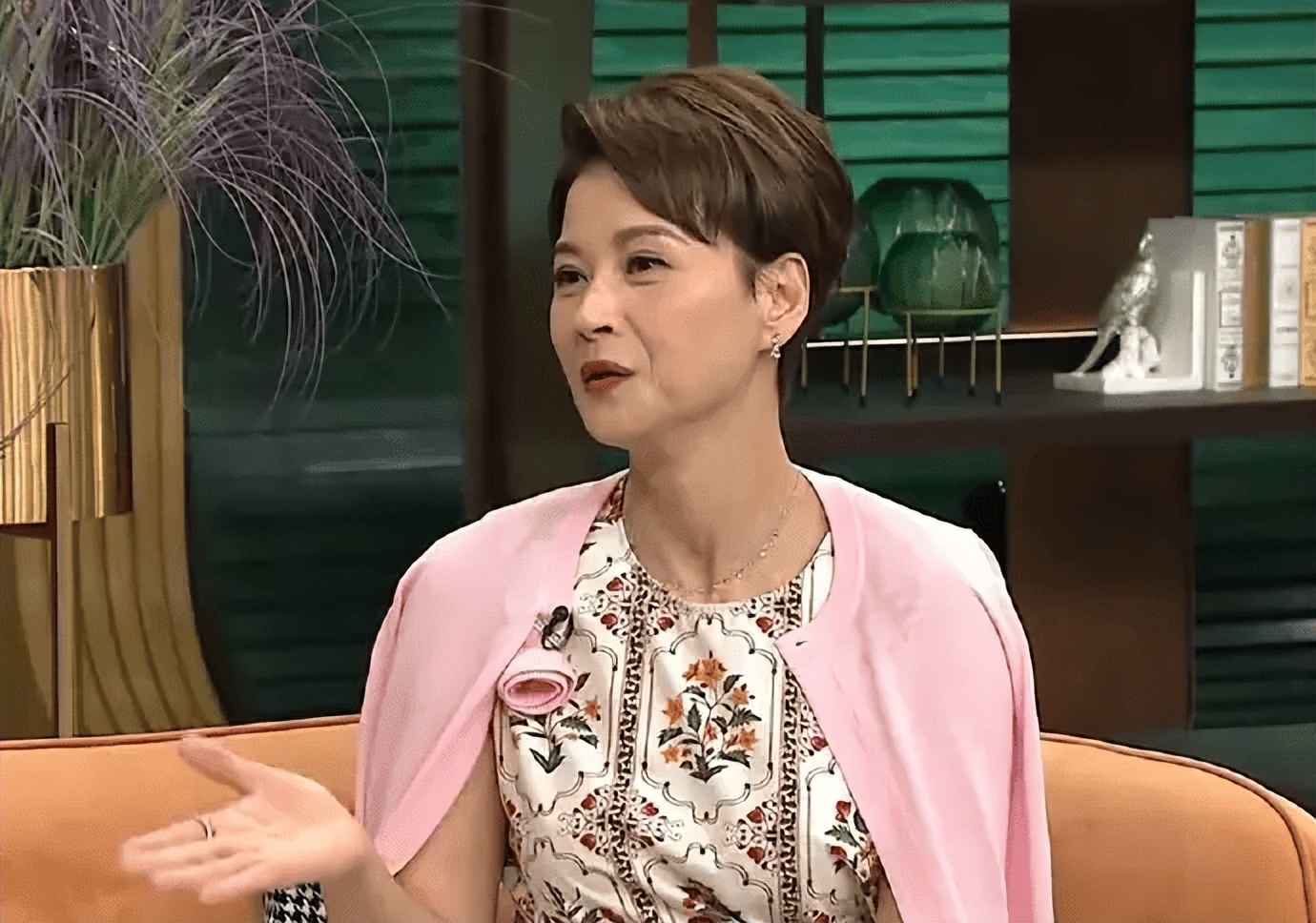 62岁“西施”黎燕珊官宣明年结婚 儿女支持她“黄昏恋”