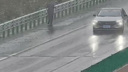 “我不小心把丈夫落在高速上了”
