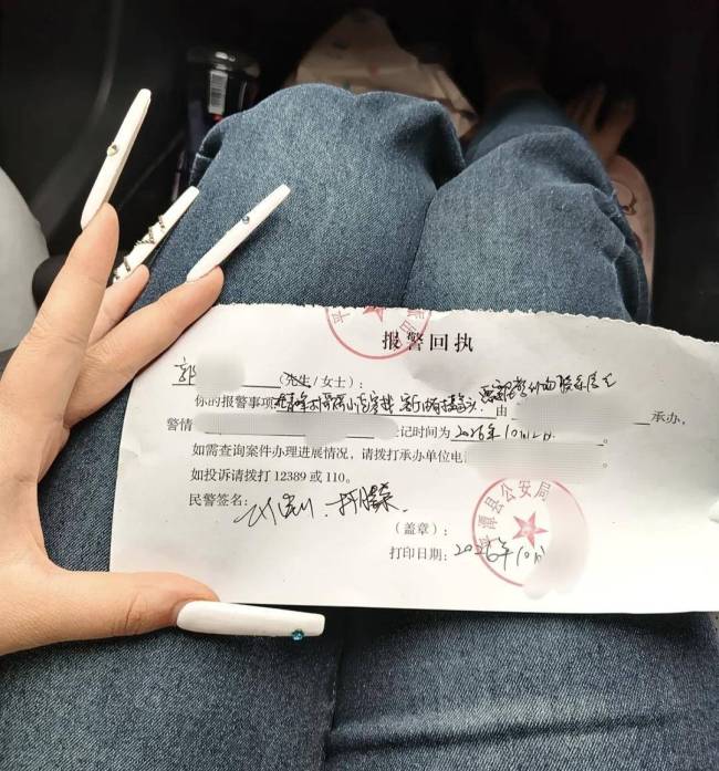 女子整租民宿发现客厅有监控 隐私安全引担忧