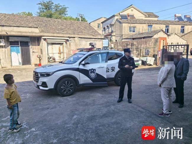少年回家迷路冷静向交警求助 警民携手温暖归途