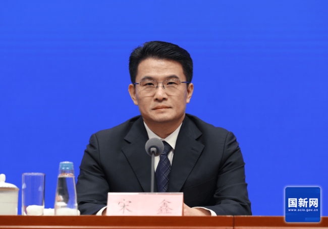 人社部:打破户籍身份等限制