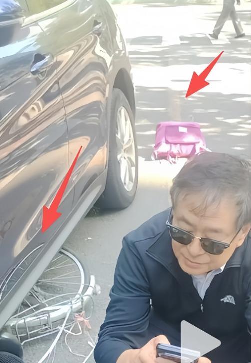 73岁濮存昕车祸现场曝光 老艺术家遇意外引发关注