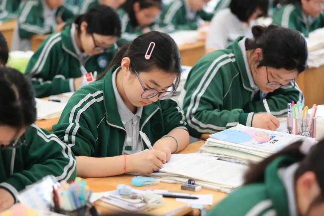 专科生靠切片三年赚七百万 神话背后的真相