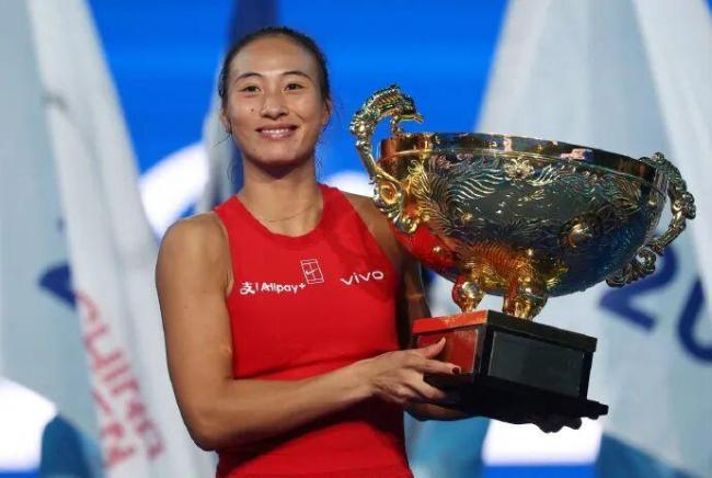 郑钦文世界排名上升至第23名 重返中国女单一姐宝座