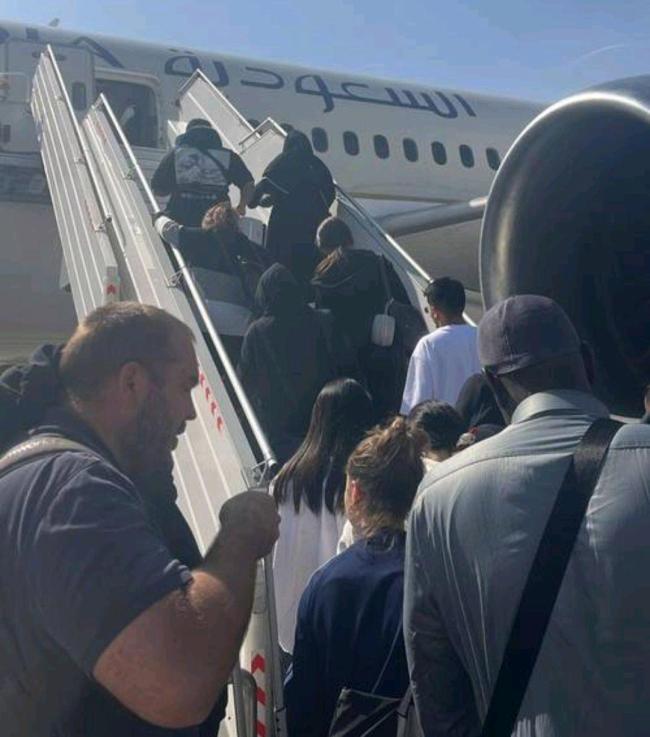 中国旅客转机亲历爆炸:都在哭喊 现场紧急疏散
