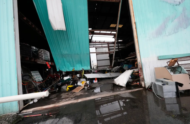 飓风“伊萨亚斯”已致美国4人死亡 超62万用户断电