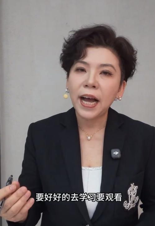 理解旋转!邓亚萍复盘王曼昱登顶中国大满贯:教科书级别的攻削大战 从0比3到4比0的蜕变