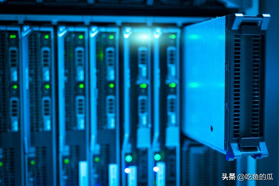 老师上班穿搭火了,评论区却都在讨论防走光
