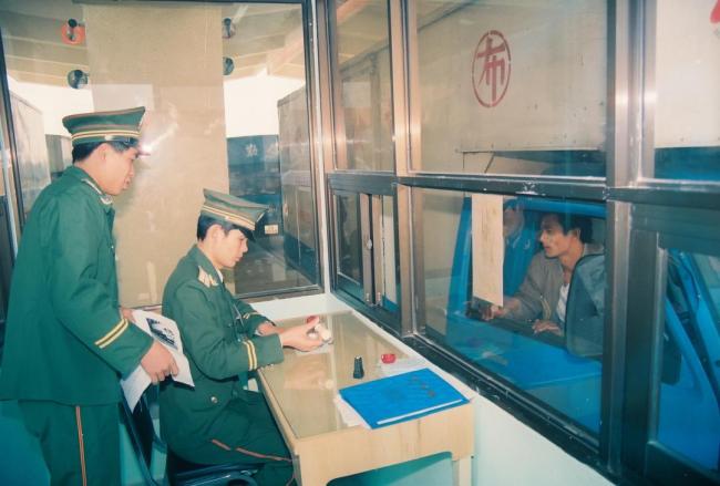 皇岗口岸焕新车辆通关快多了 深港“如邻串门”再提速
