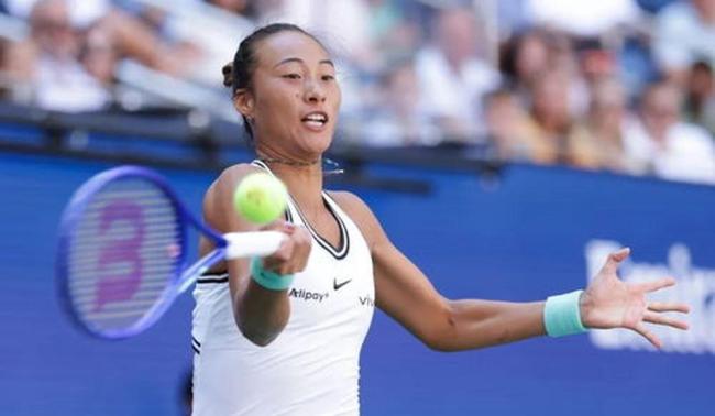 郑钦文8人团队开销曝光 日均运营成本高达5万 高成本背后的商业逻辑