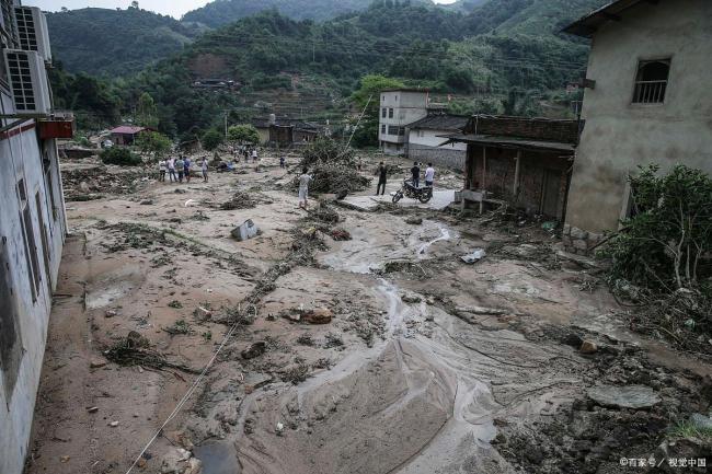 四川、宁夏两地发生地震 居民被晃醒引发关注