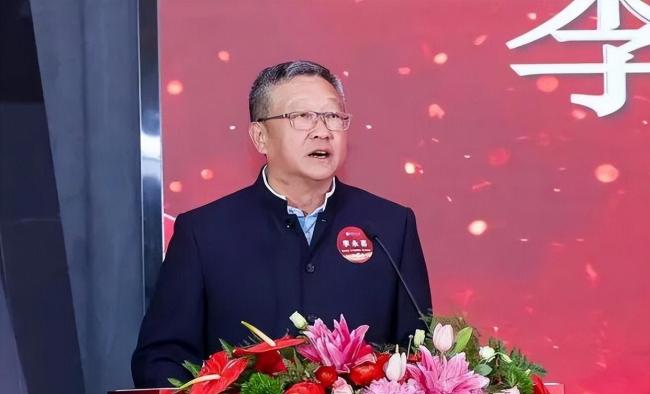 两个潮汕人干出1100亿芯片王国 从荒地到医院级洁净厂房的奇迹