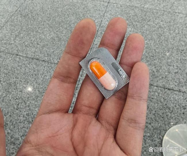 在深圳机场花2元买到1粒布洛芬 暖心服务引争议