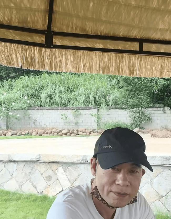 撞脸陈小春工人:没有被抱养 全网热议寻亲疑云