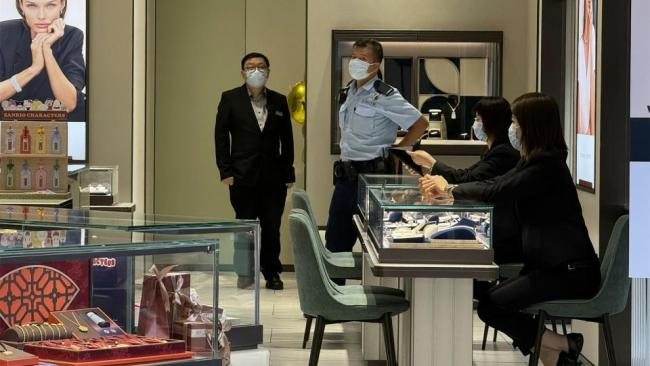 香港珠宝店金链被抢警方暂列盗窃