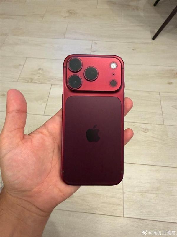 iPhone新机酒红色被曝褪色 用户吐槽不断