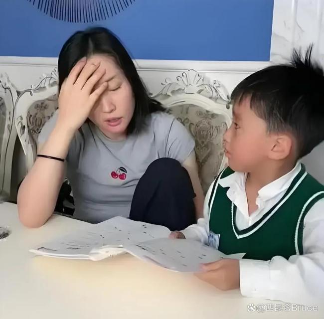 家长被要求拍1小时辅导作业视频上传